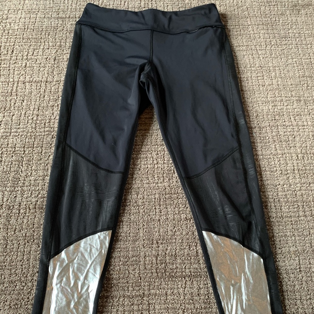 Athletic leggings